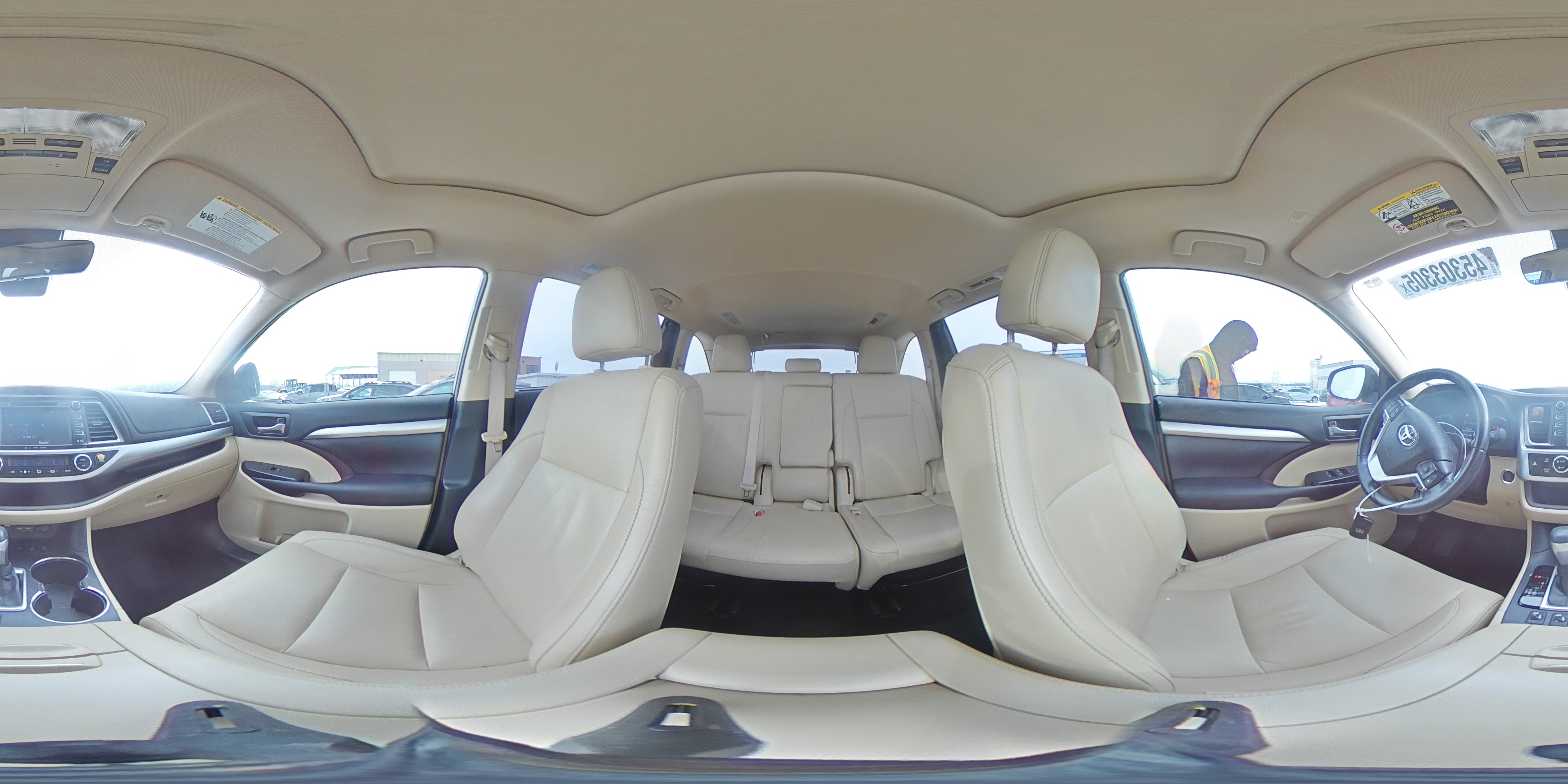2019 Toyota Highlander - Image 13