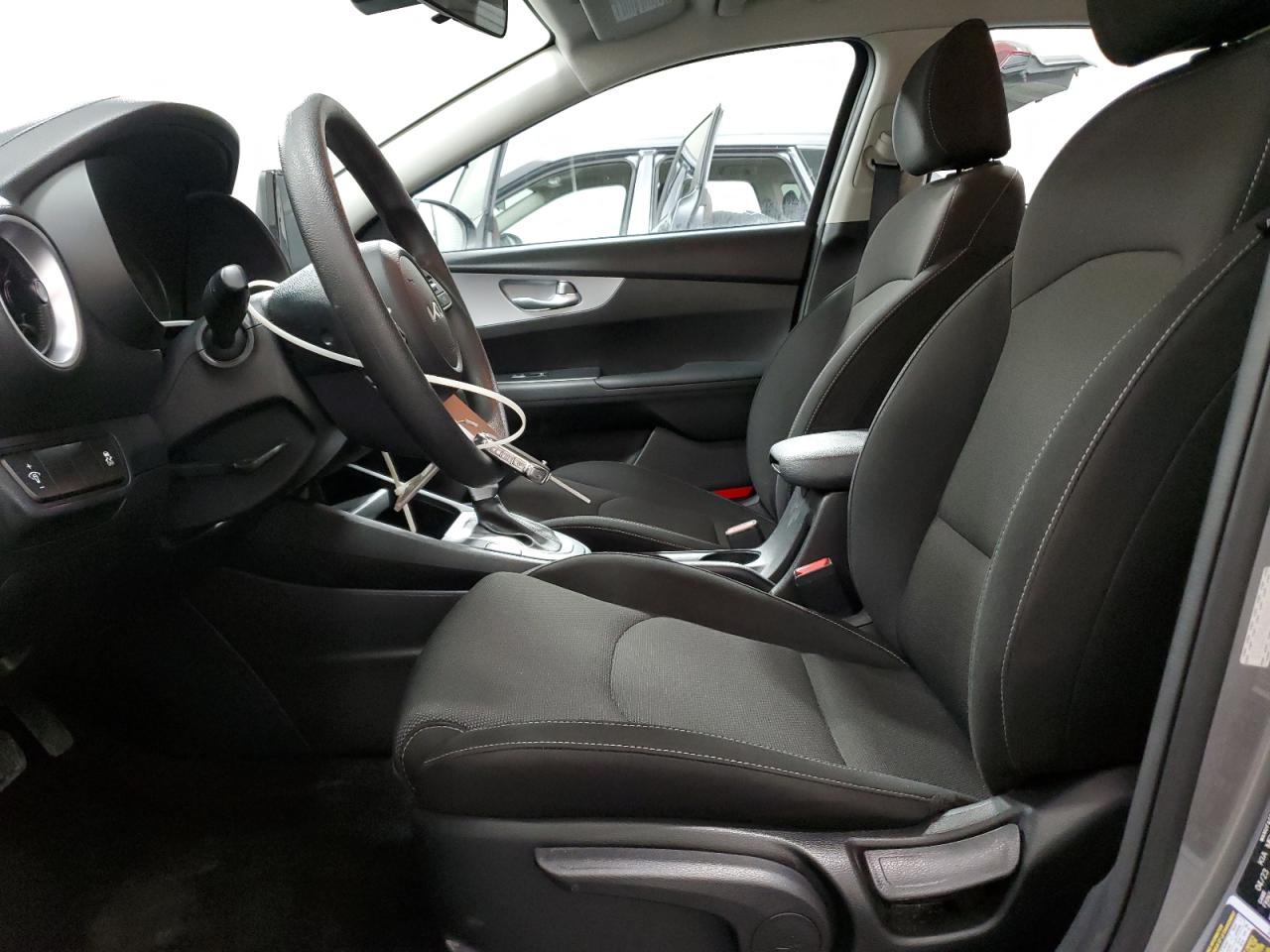 2023 Kia Forte - Image 7