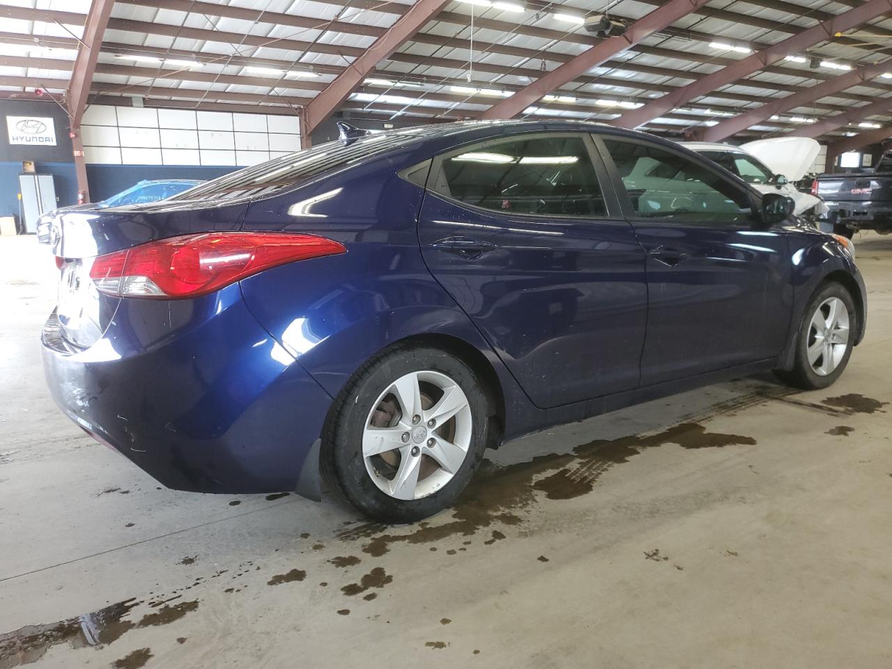2013 Hyundai Elantra - Image 3