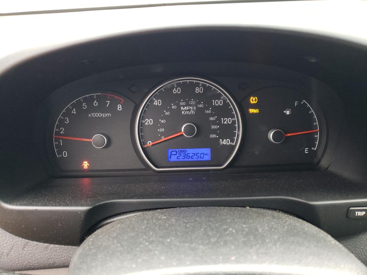 2010 Hyundai Elantra - Image 9