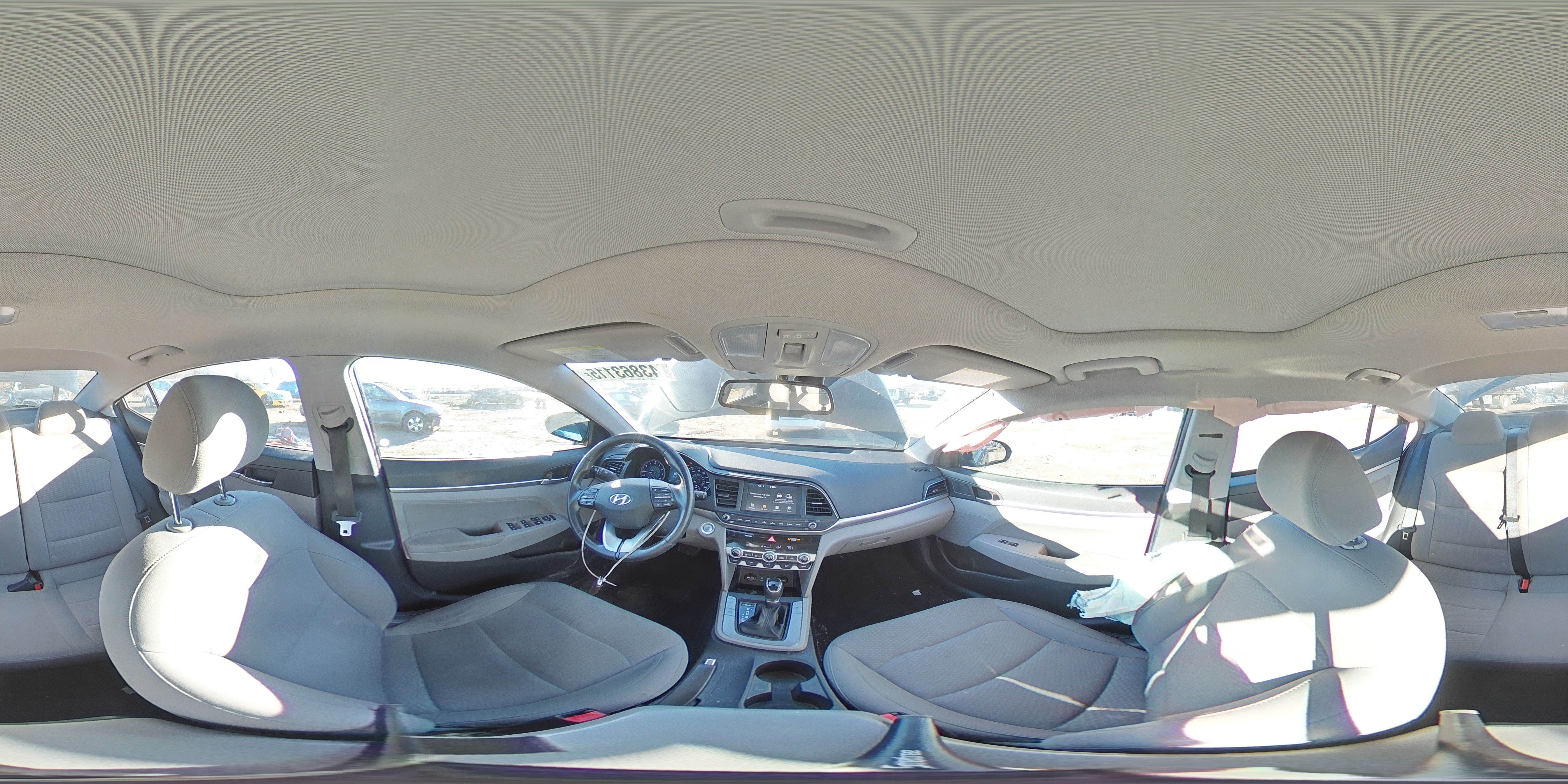 2020 Hyundai Elantra - Image 13