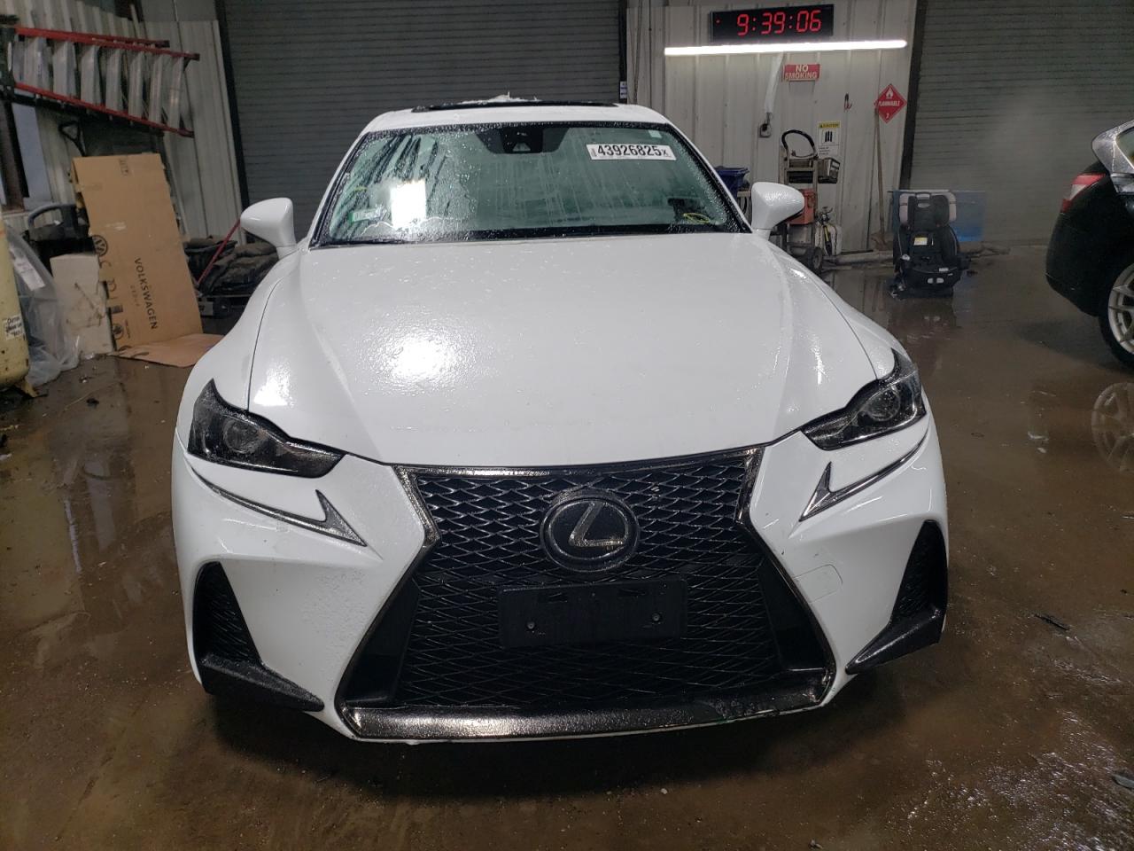 2019 Lexus IS - Image 5