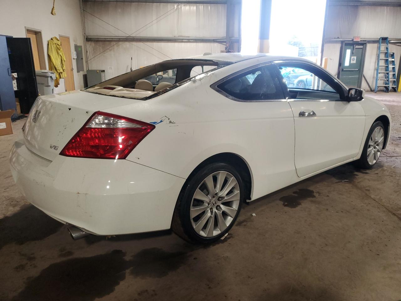2010 Honda Accord - Image 3