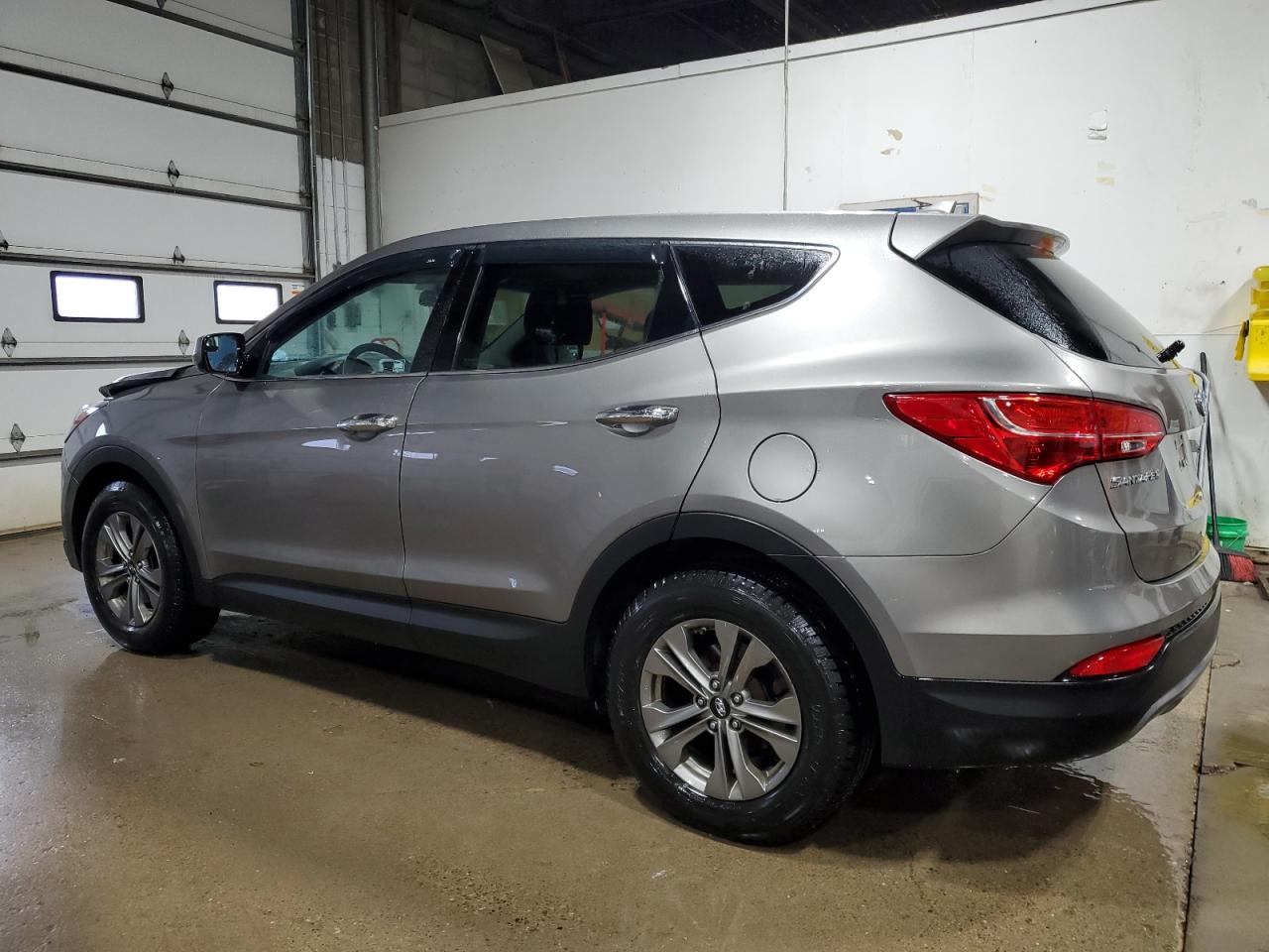 2016 Hyundai Santa Fe - Image 2