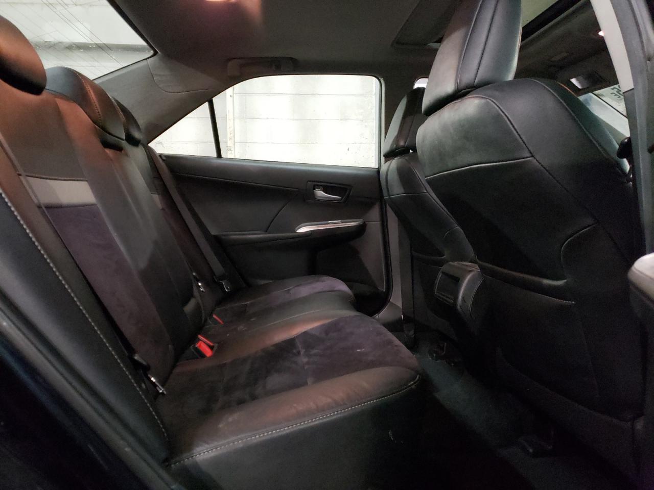 2012 Toyota Camry - Image 10