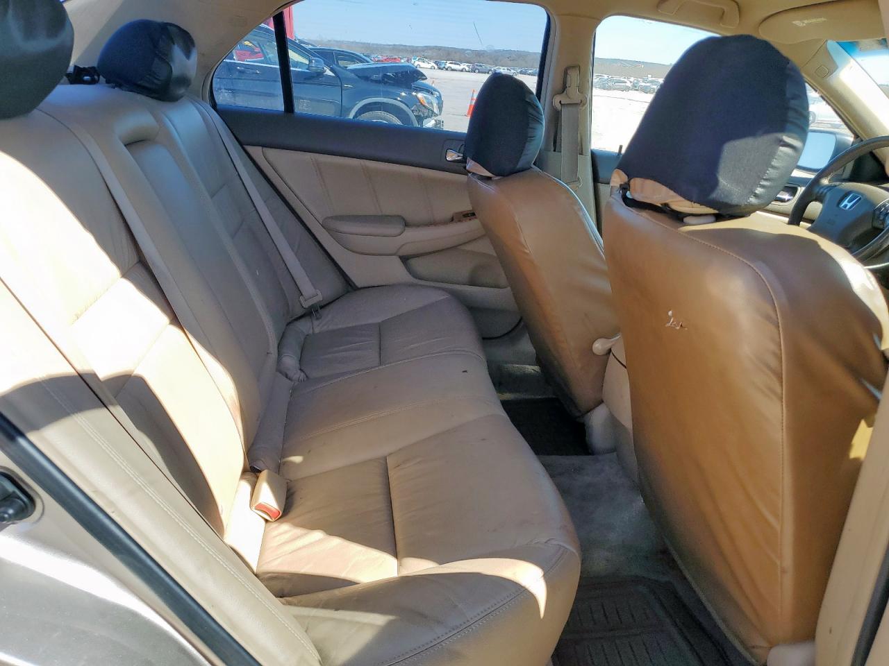 2005 Honda Accord - Image 10