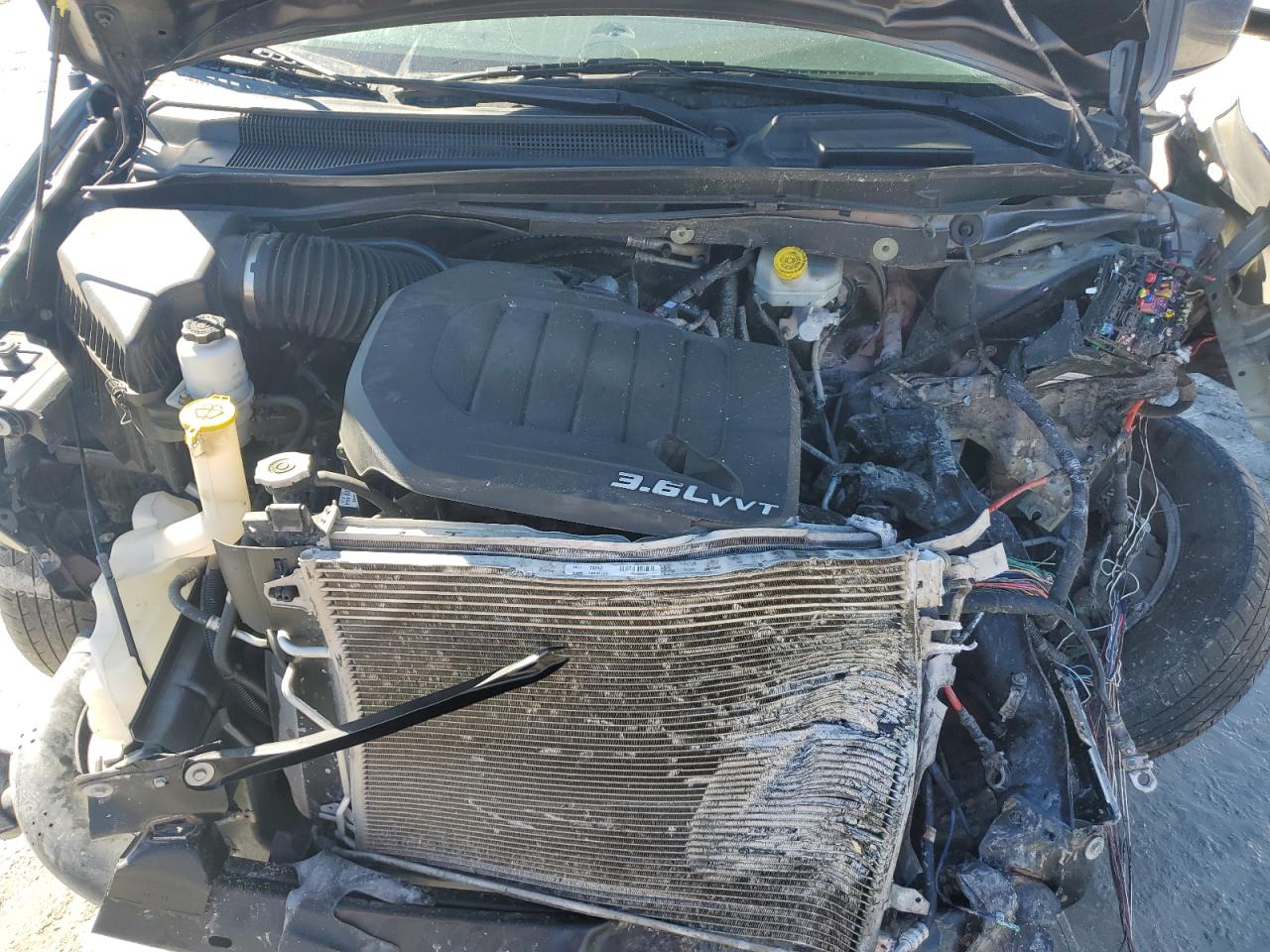 2015 Chrysler Town & Country - Image 12