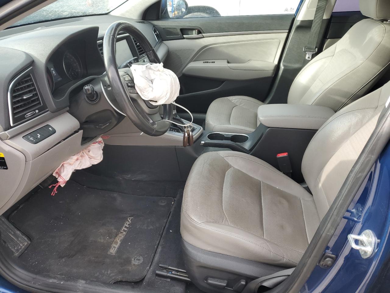 2017 Hyundai Elantra - Image 7