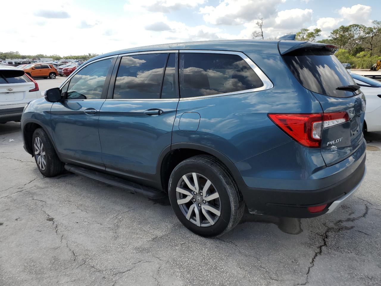 VIN: 5FNYF5H34KB033391 2019 HONDA PILOT