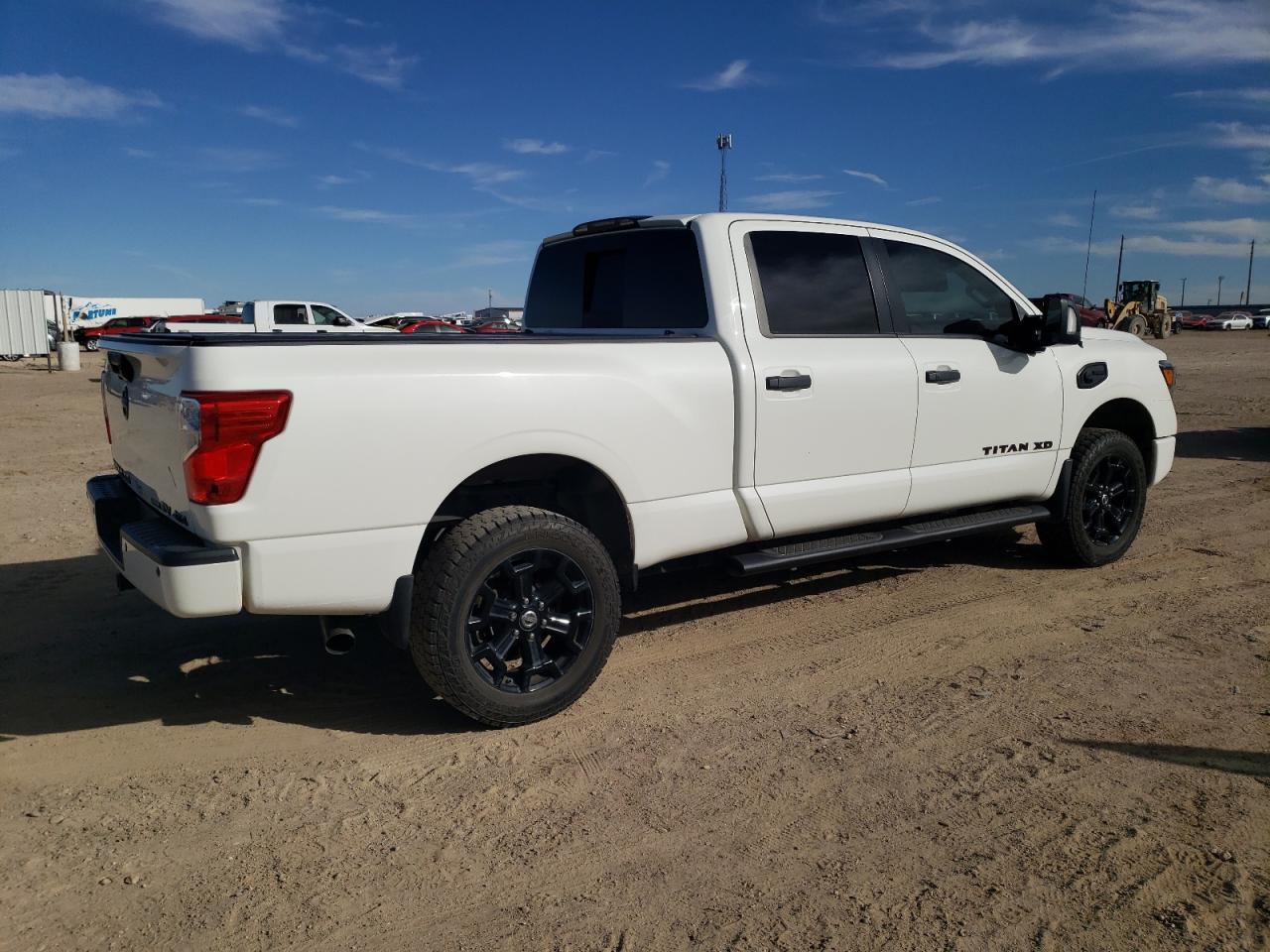 2019 Nissan Titan - Image 3