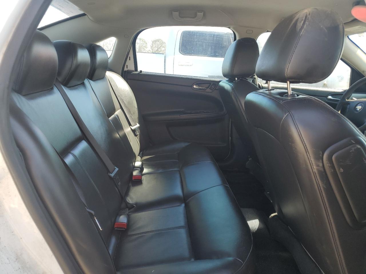 2010 Chevrolet Impala - Image 10