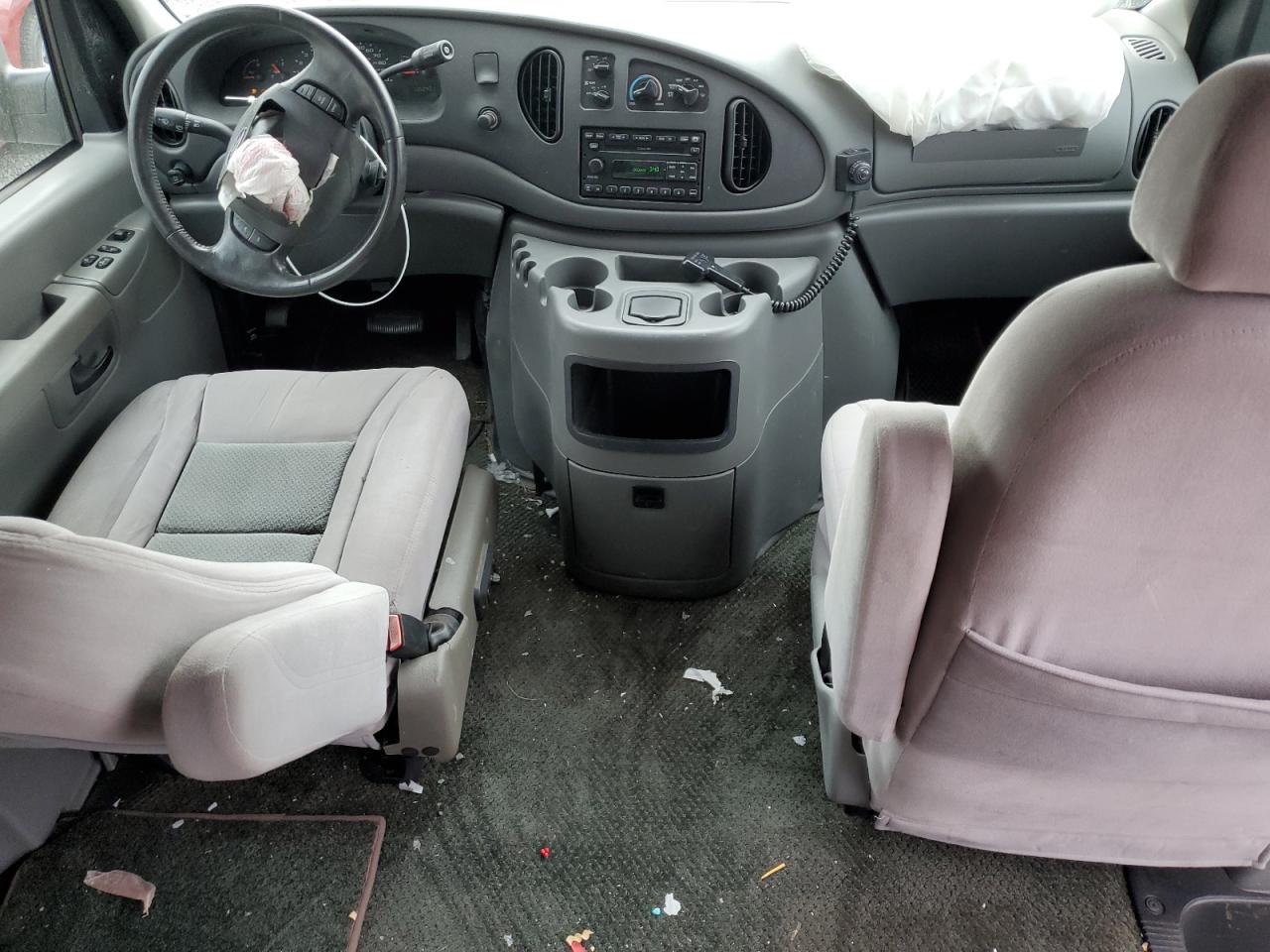 2005 Ford Econoline - Image 8