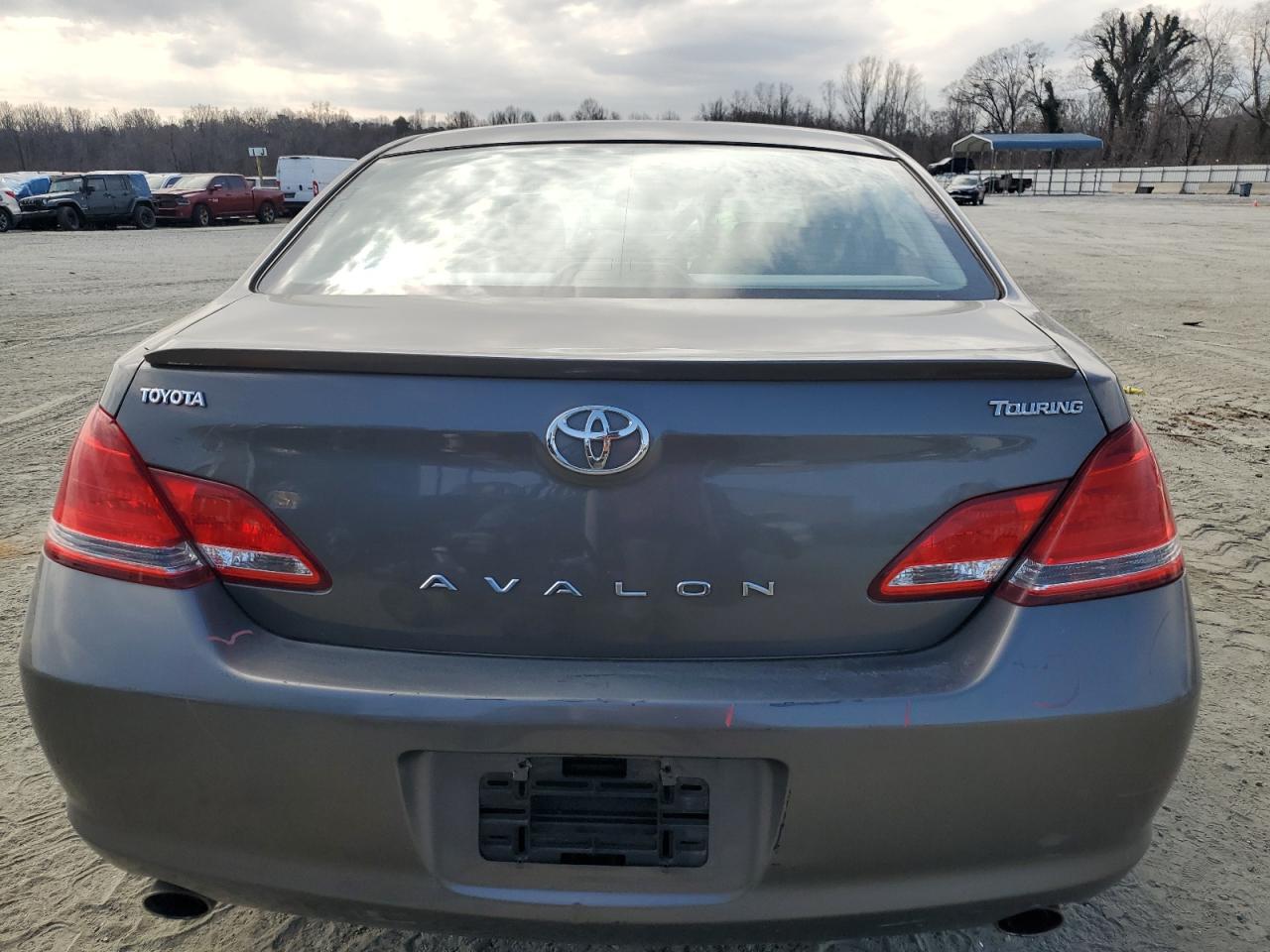 2007 Toyota Avalon - Image 6
