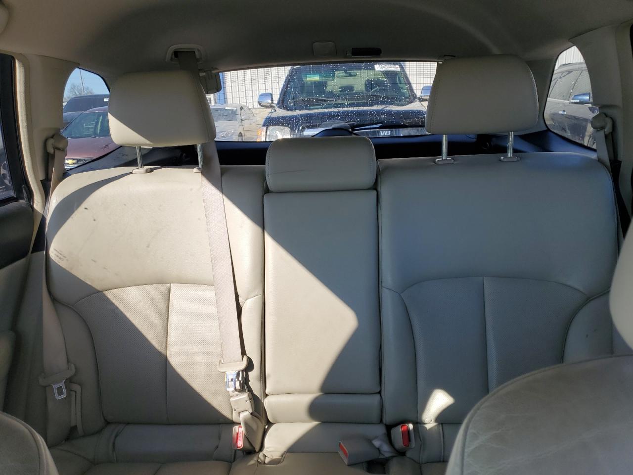 2010 Subaru Outback - Image 10