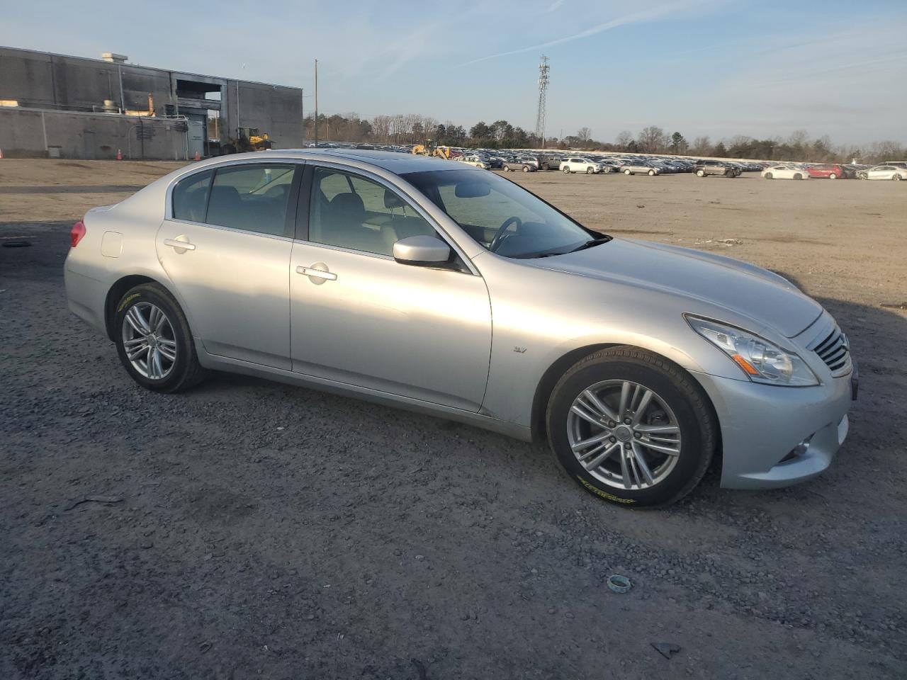 2015 Infiniti Q40 - Image 4