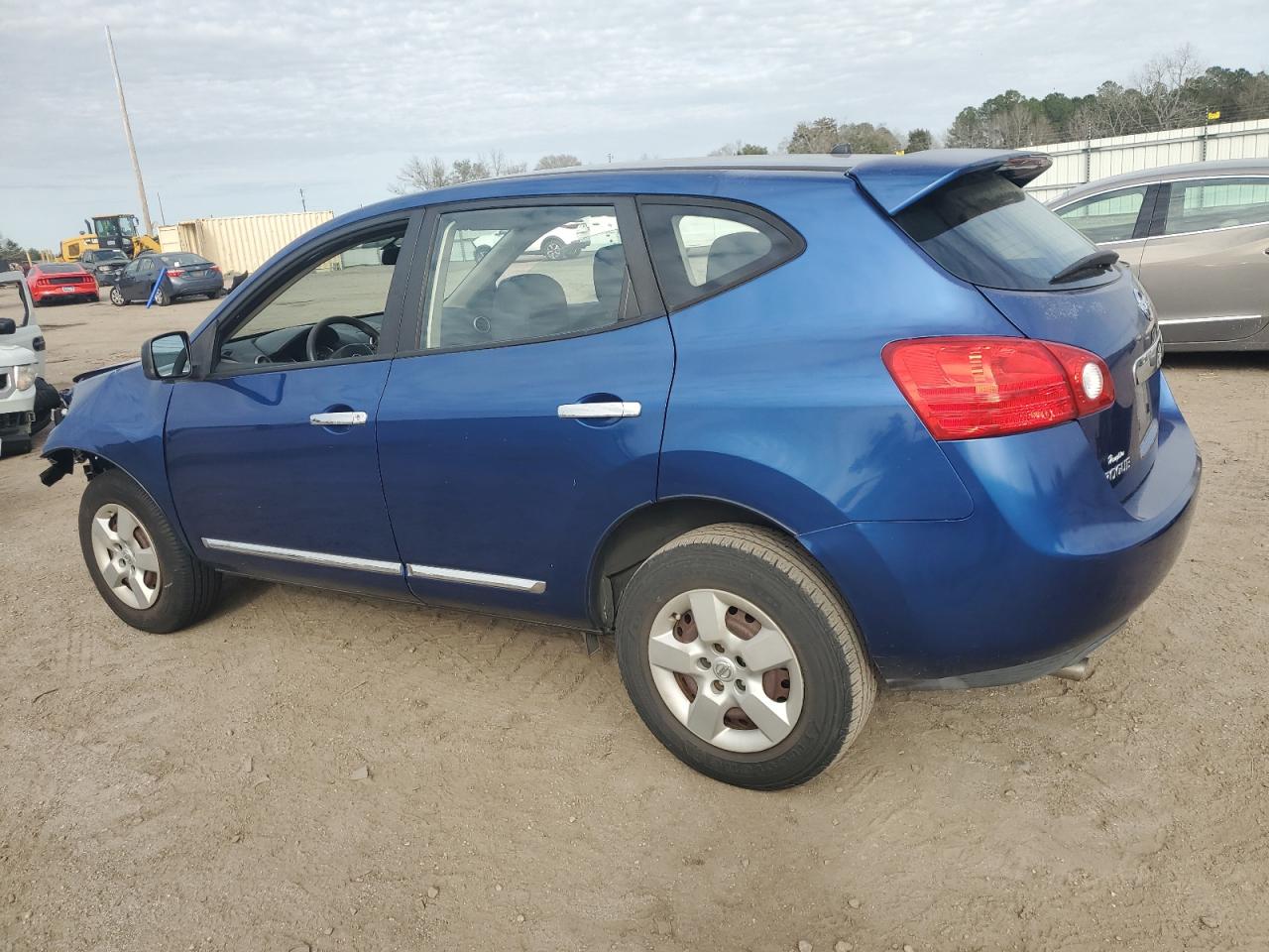 2011 Nissan Rogue - Image 2