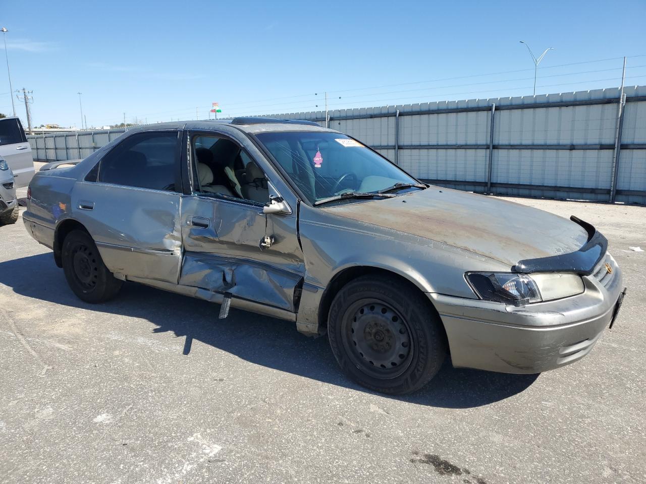 1998 Toyota Camry - Image 4