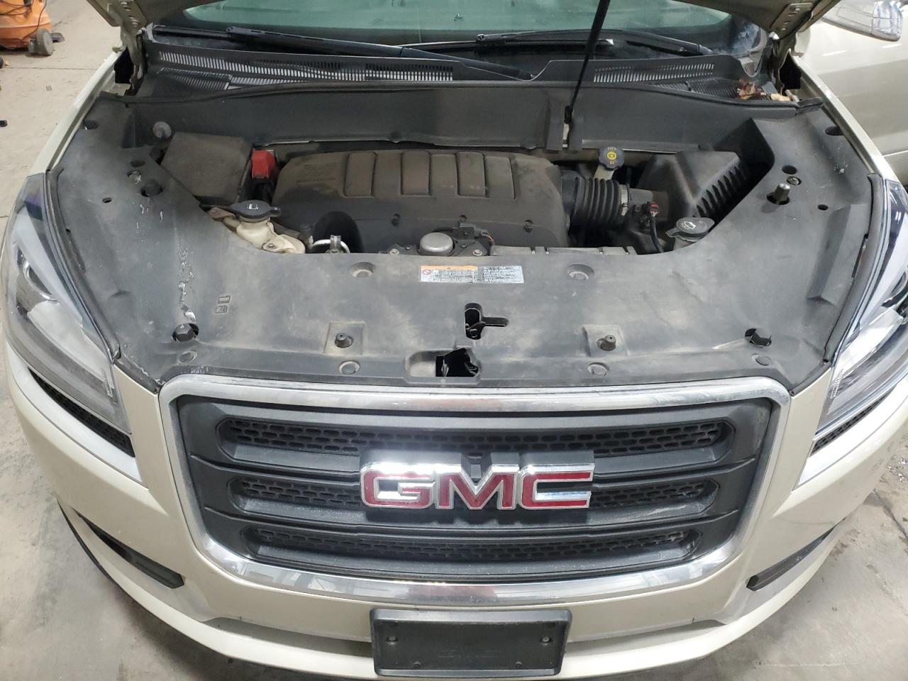 2015 GMC Acadia - Image 13