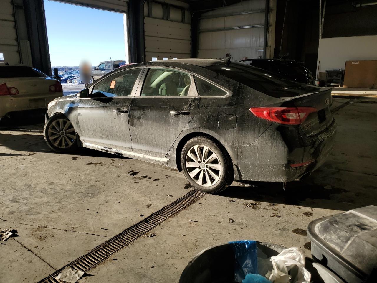 2017 Hyundai Sonata - Image 2