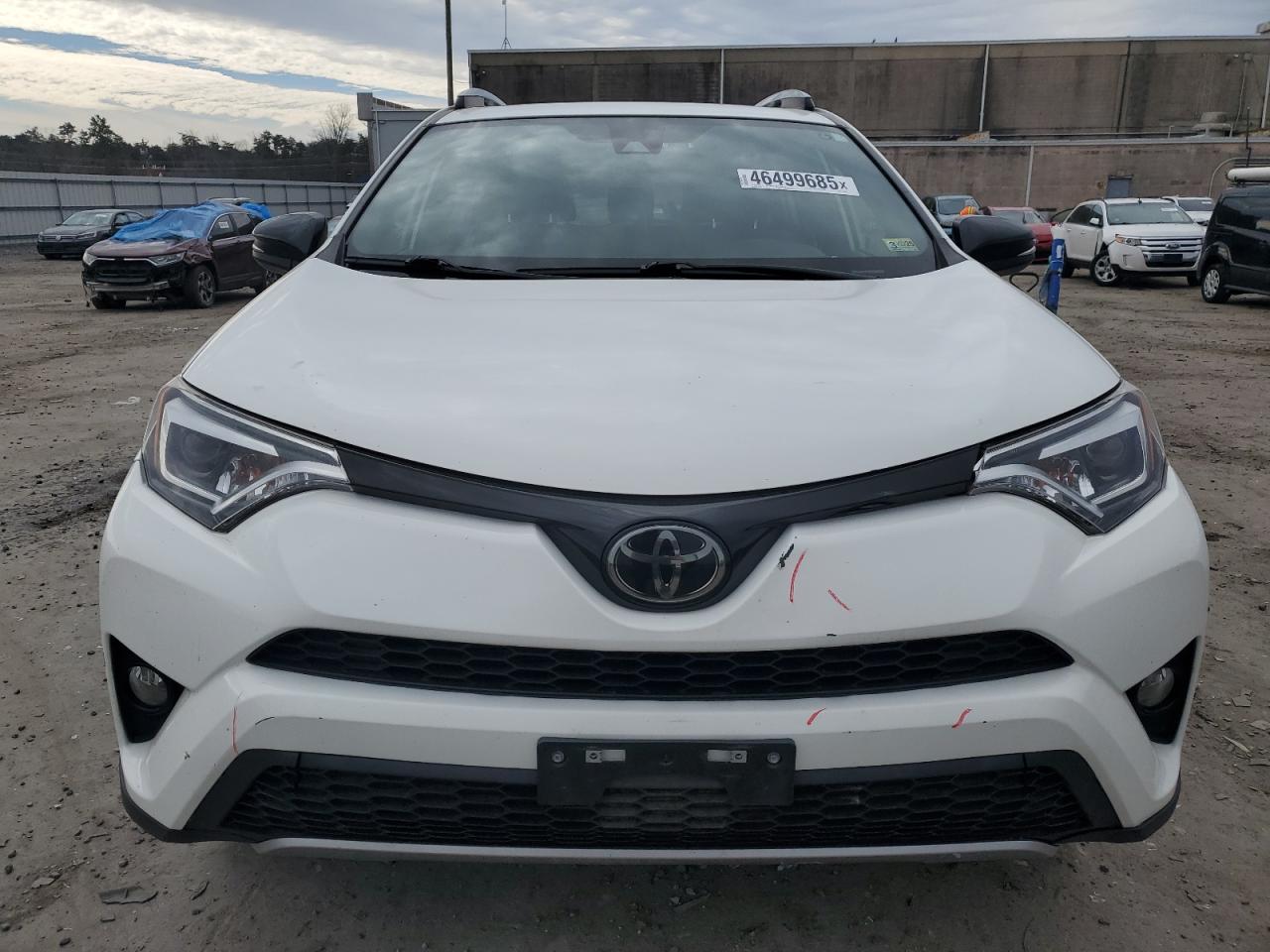 2018 Toyota RAV 4 - Image 5