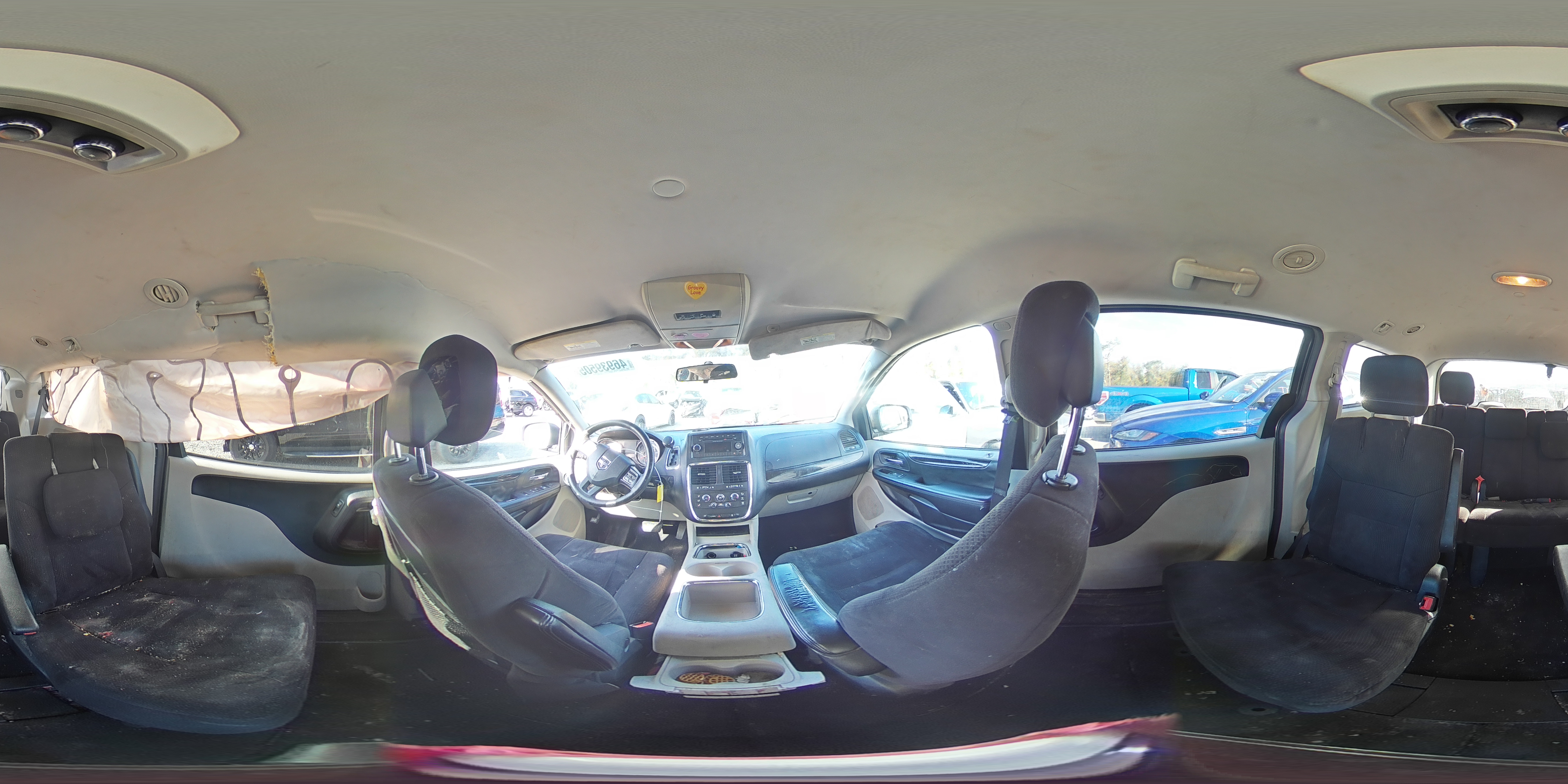 2015 Dodge Caravan - Image 13