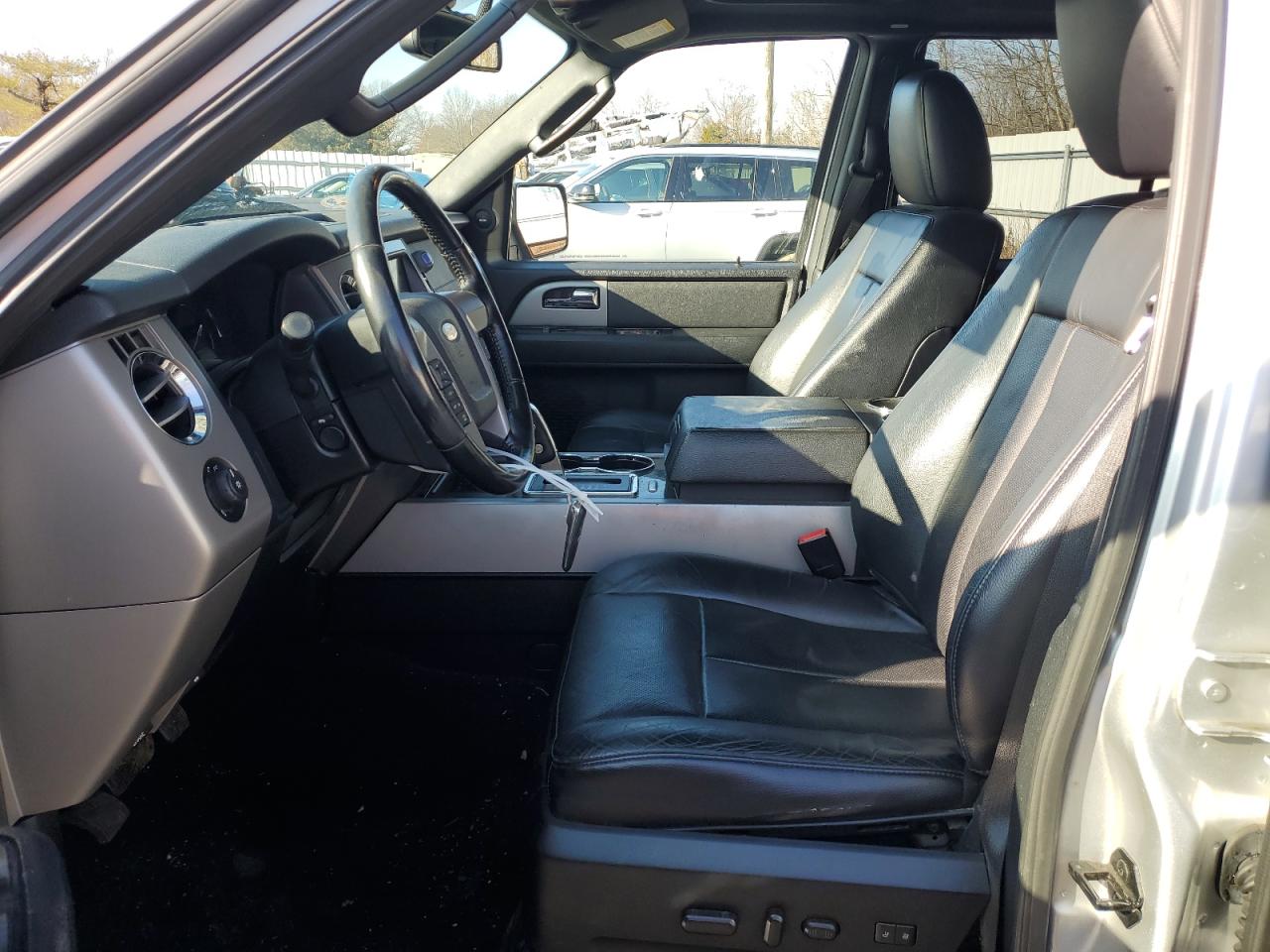 2017 Ford Expedition - Image 7