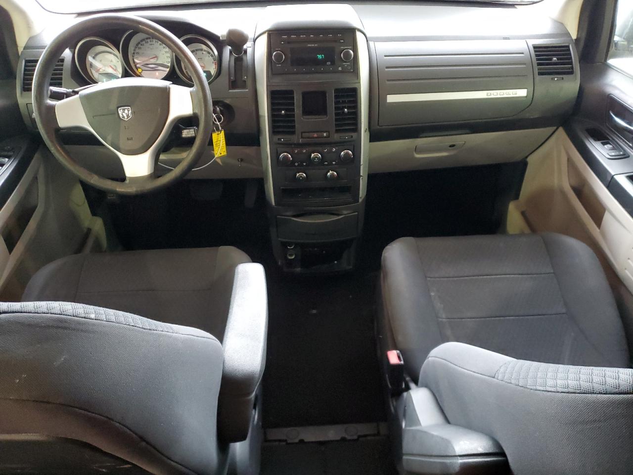 2010 Dodge Caravan - Image 8