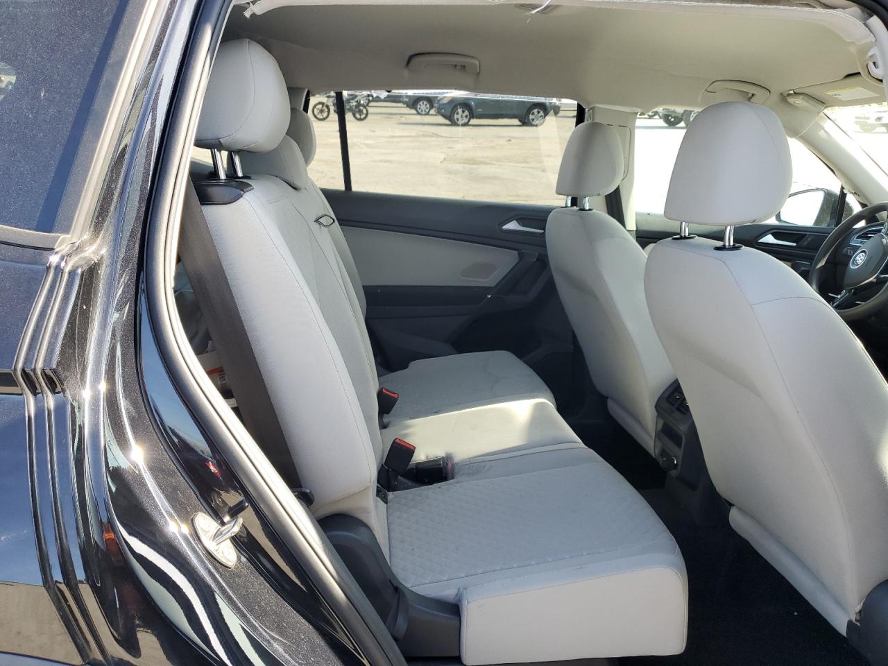 2020 Volkswagen Tiguan - Image 12