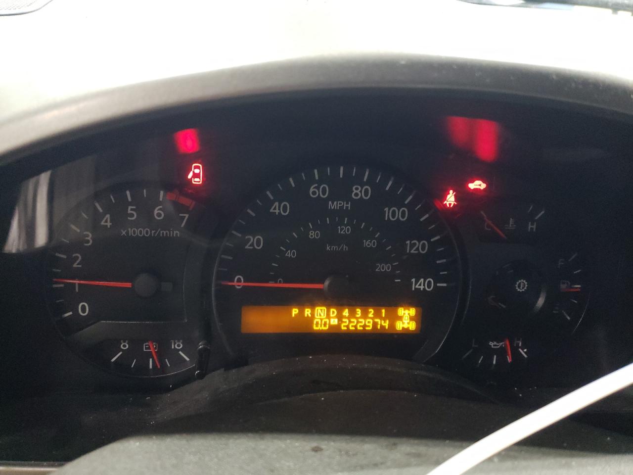 2004 Nissan Titan - Image 9