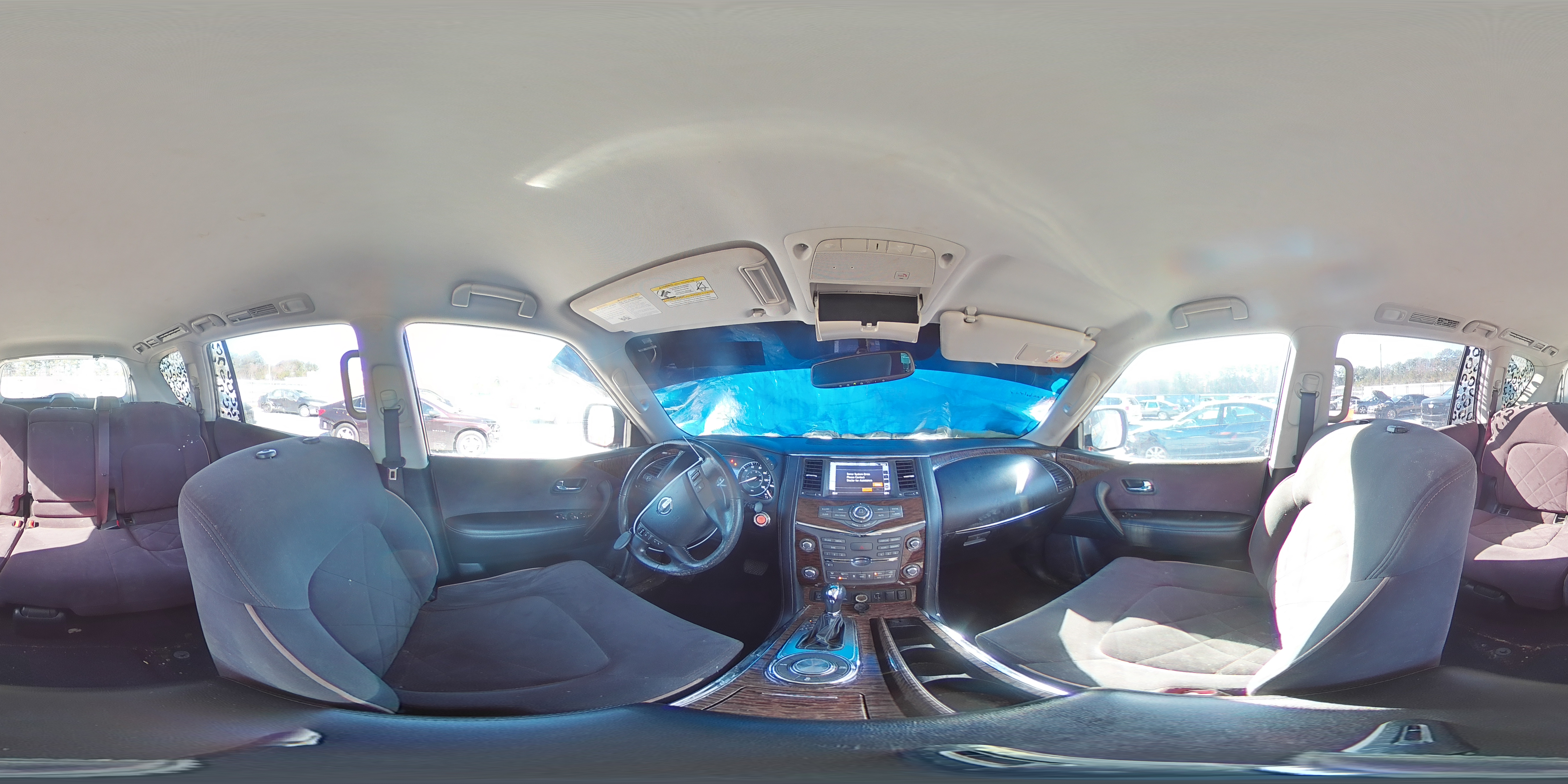 2019 Nissan Armada - Image 14