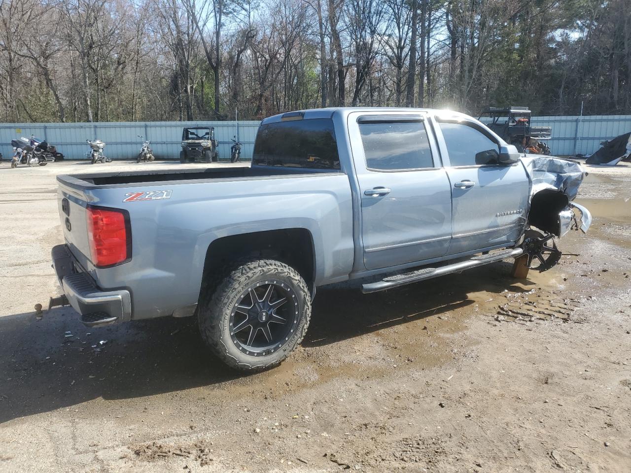 2015 Chevrolet Silverado - Image 3