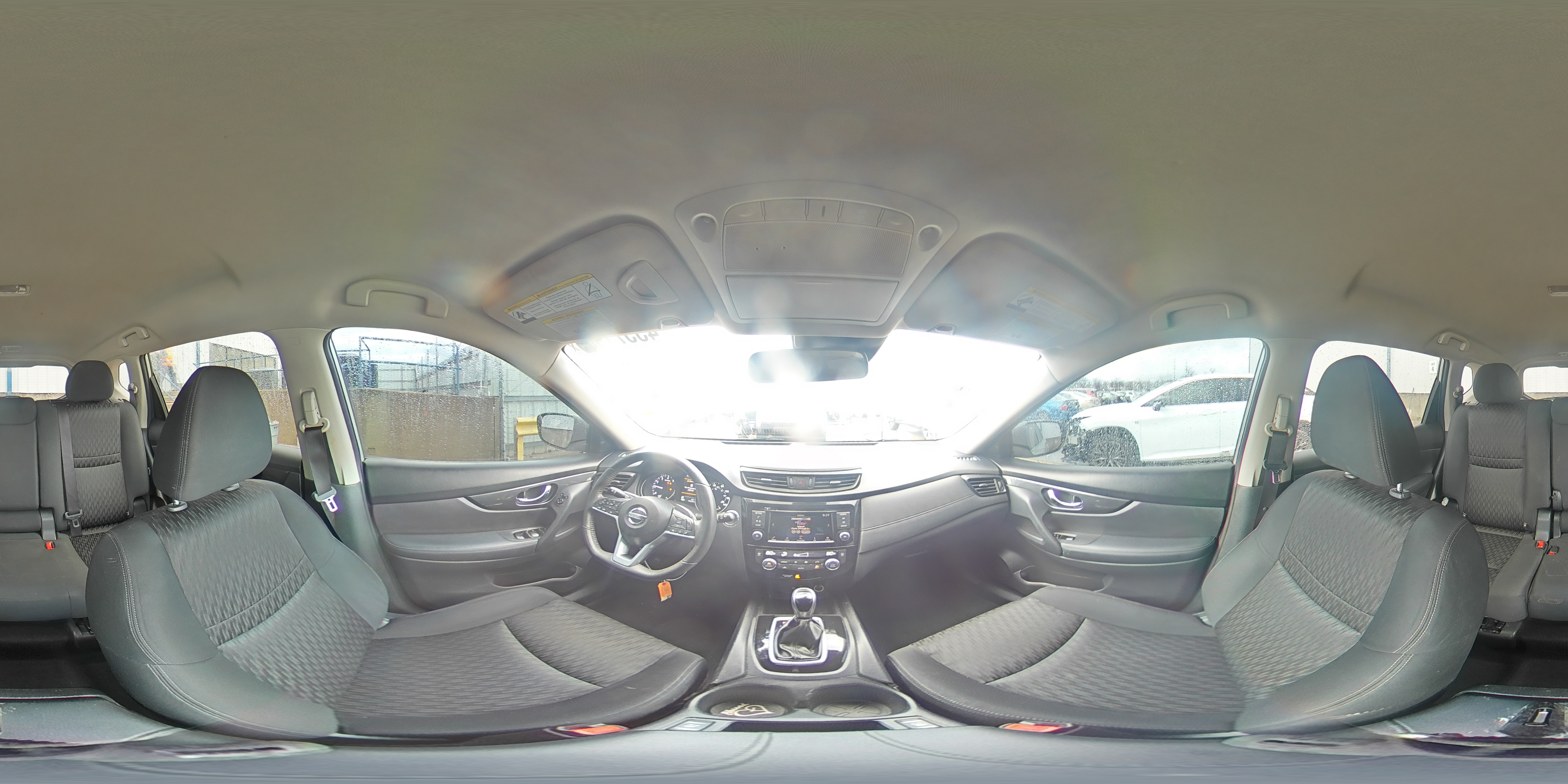 2019 Nissan Rogue - Image 16