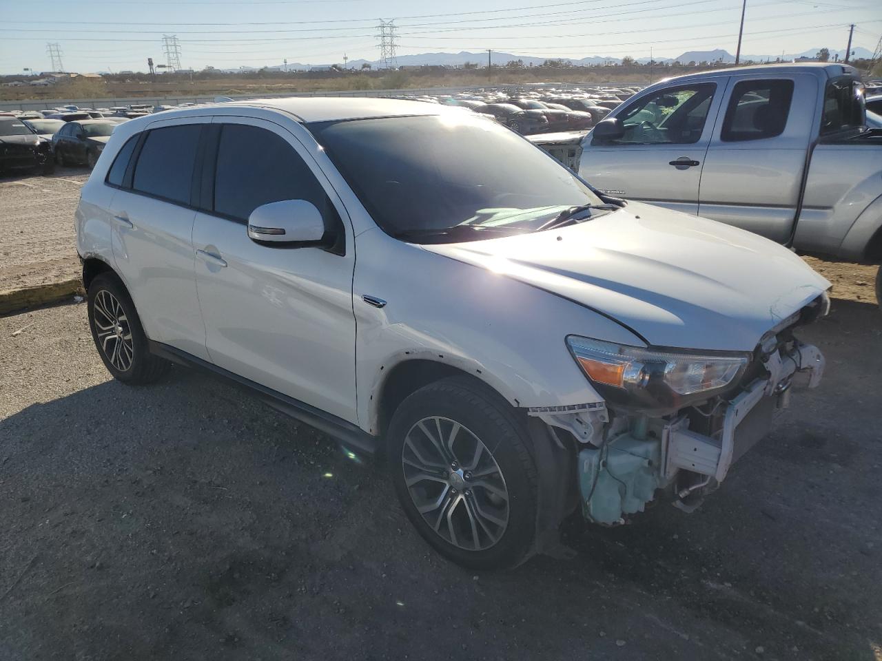 2018 Mitsubishi Outlander - Image 4