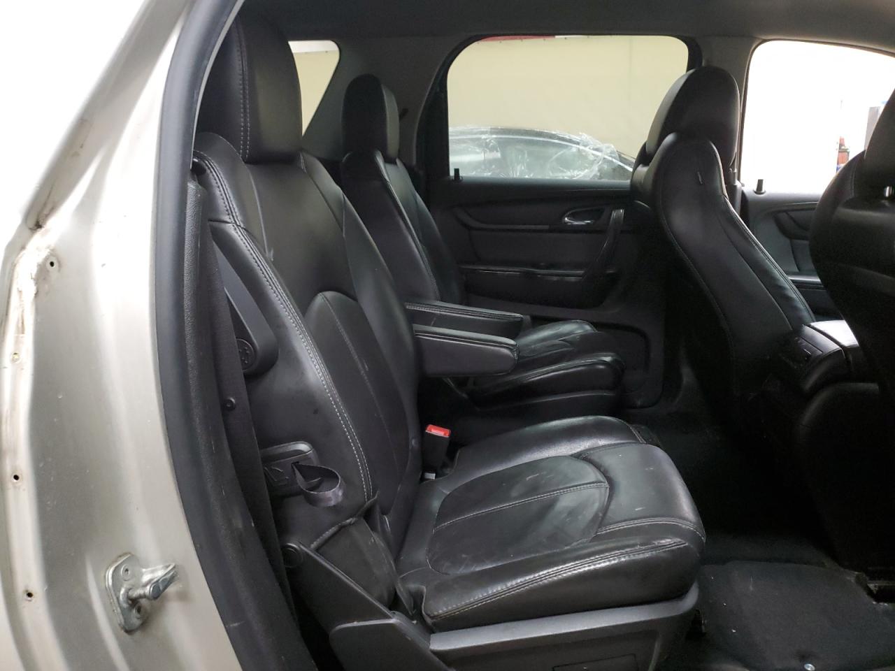 2014 GMC Acadia - Image 11