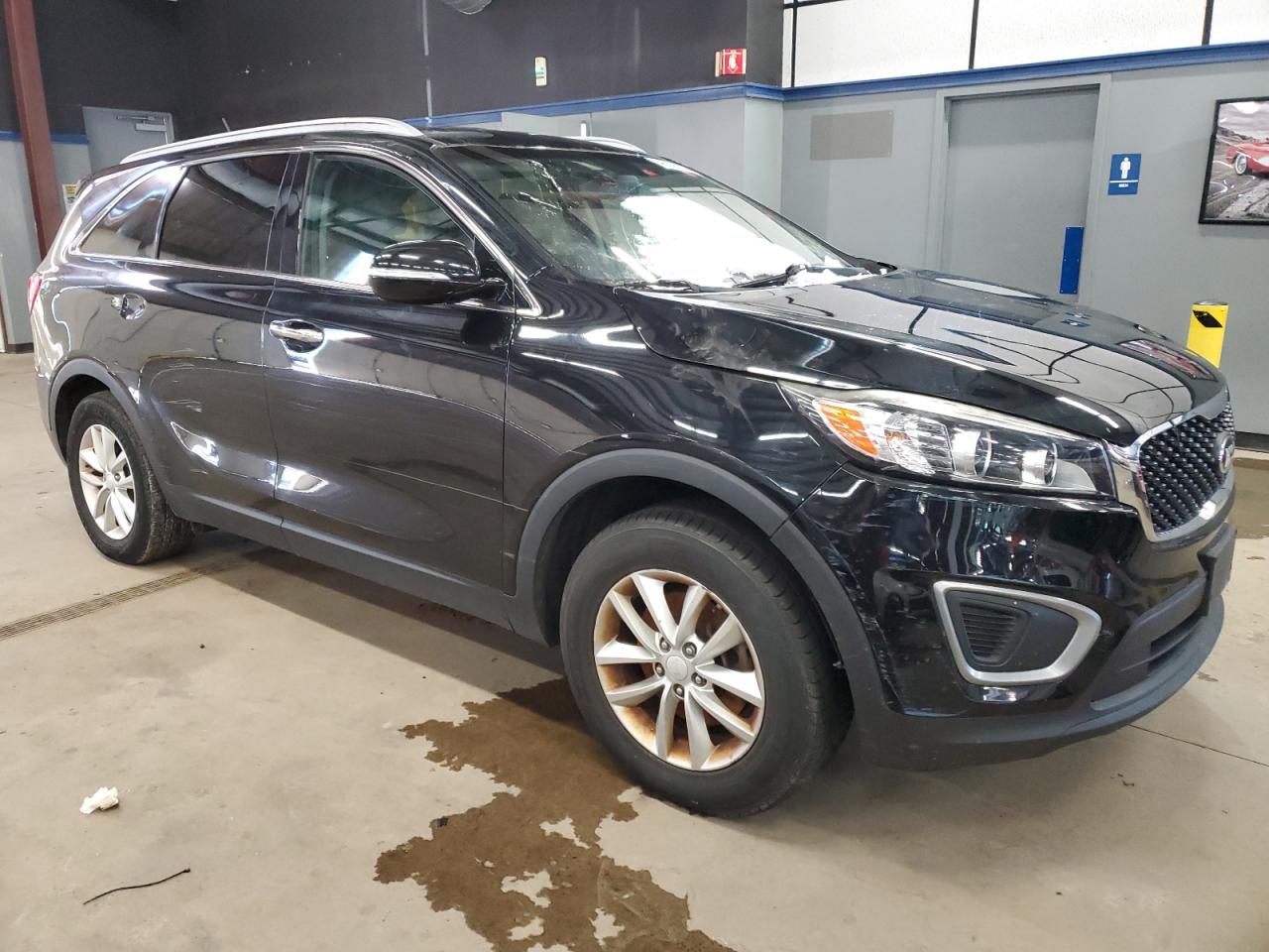 2017 Kia Sorento - Image 4