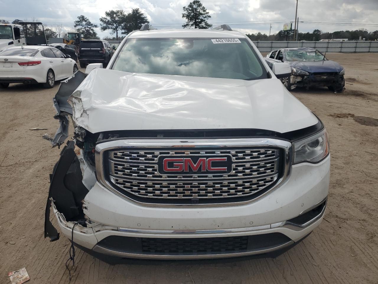 2017 GMC Acadia - Image 5