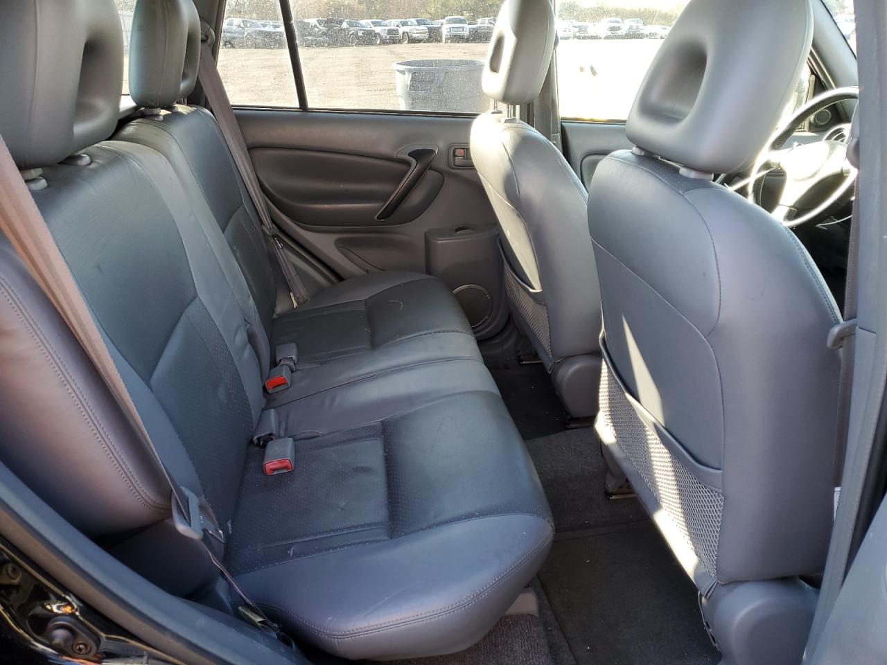 2003 Toyota RAV 4 - Image 11