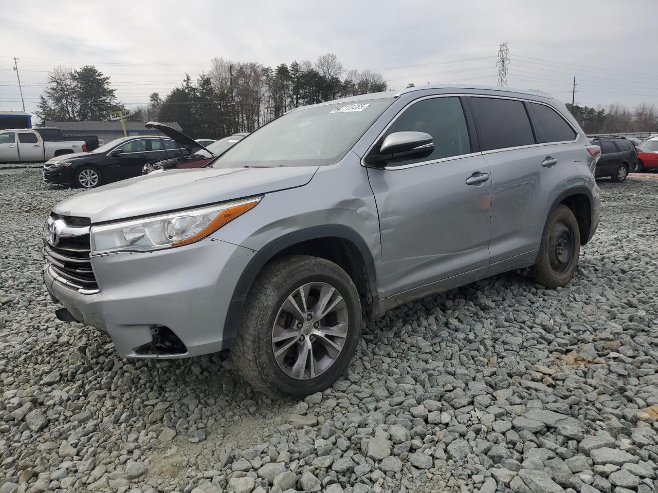 2015 Toyota Highlander - Image 1