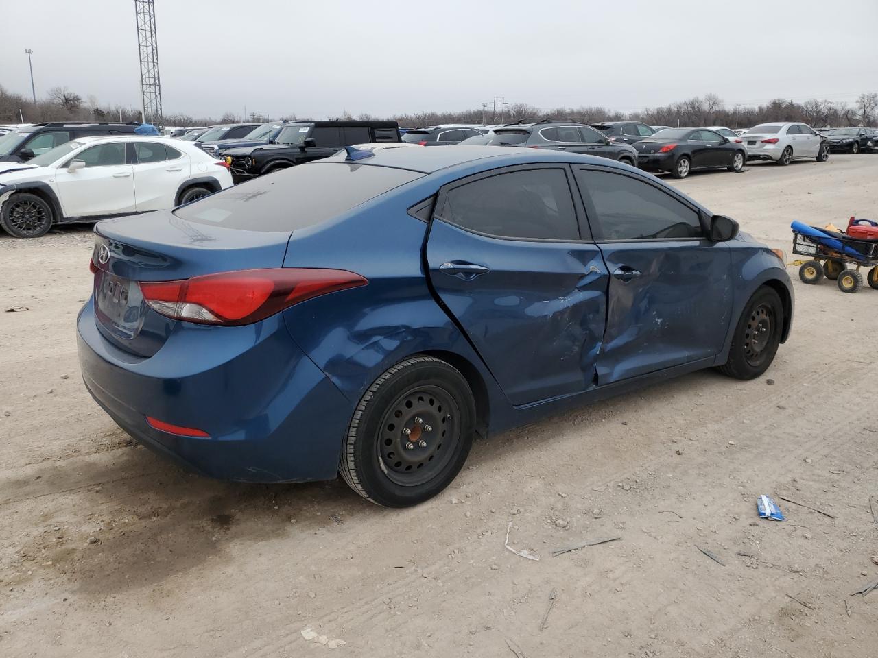 2016 Hyundai Elantra - Image 3