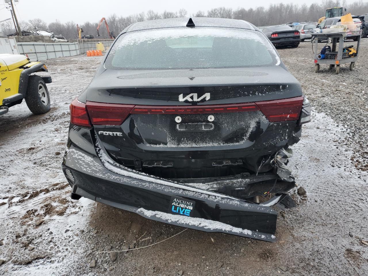 2023 Kia Forte - Image 6