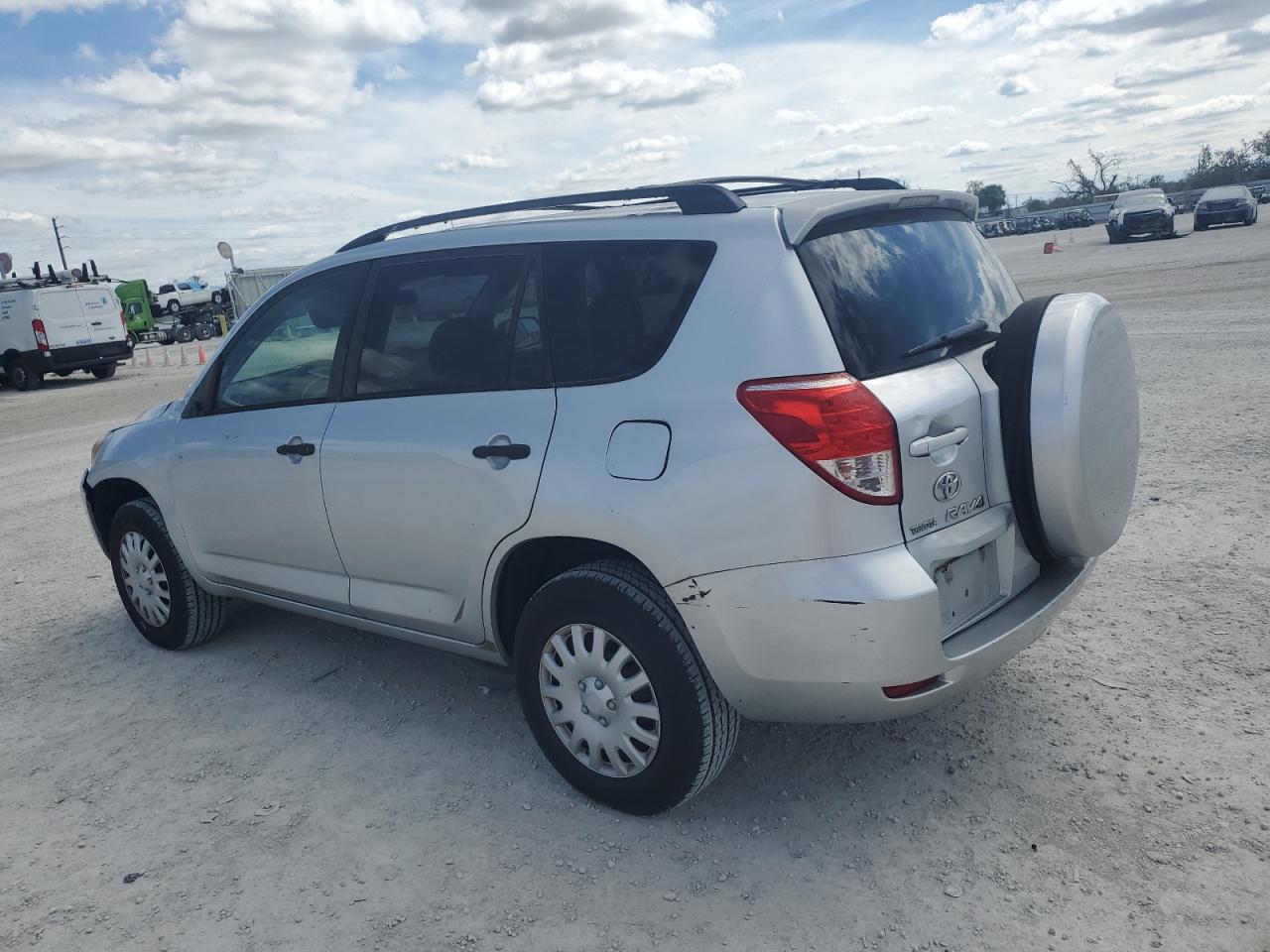 2006 Toyota RAV 4 - Image 2