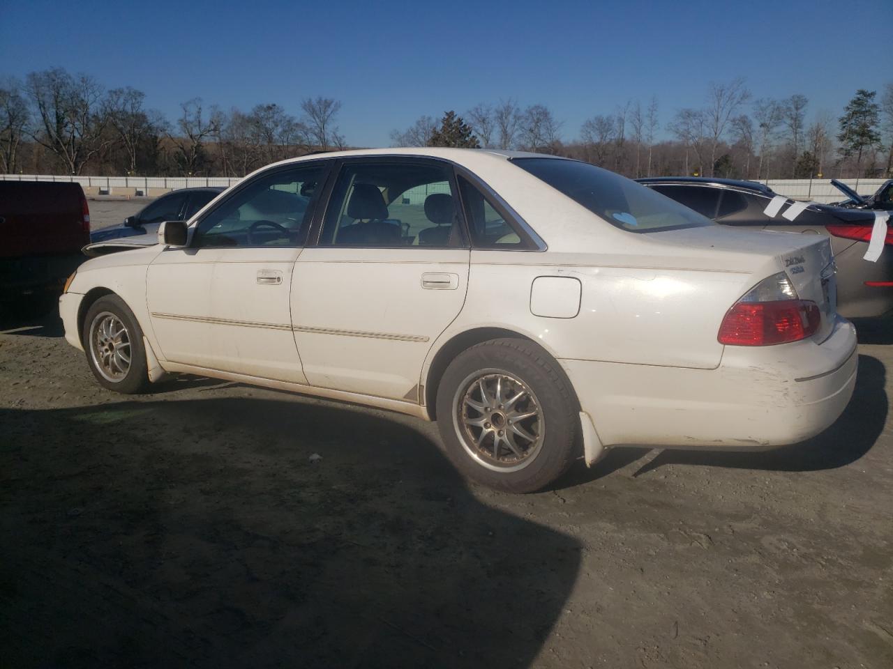 2003 Toyota Avalon - Image 2