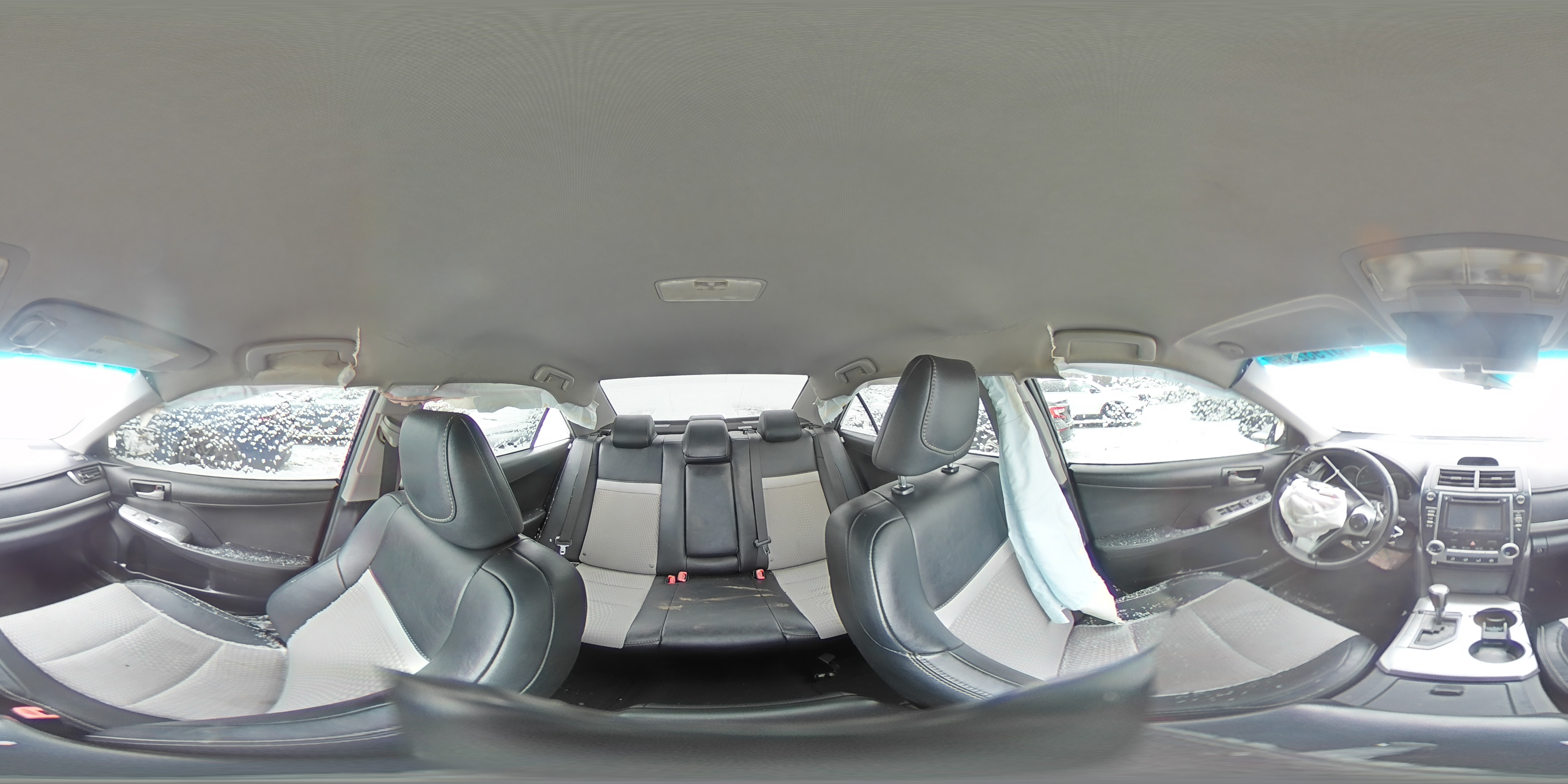 2014 Toyota Camry - Image 13