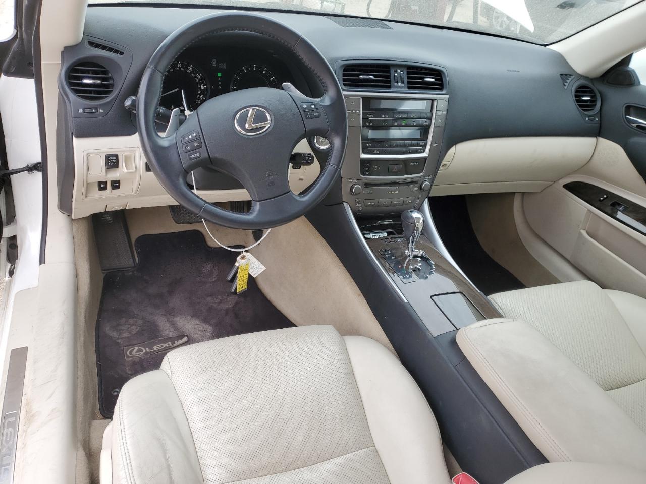2010 Lexus IS - Image 8