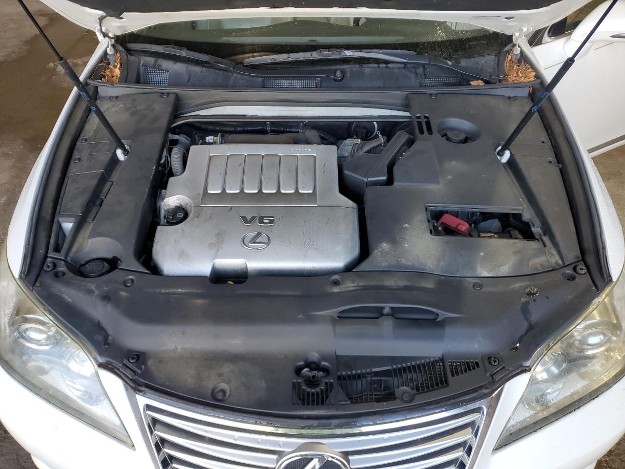 2010 Lexus ES - Image 11