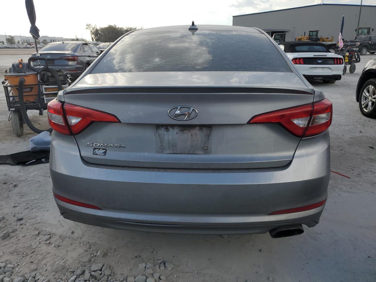 2017 Hyundai Sonata - Image 6