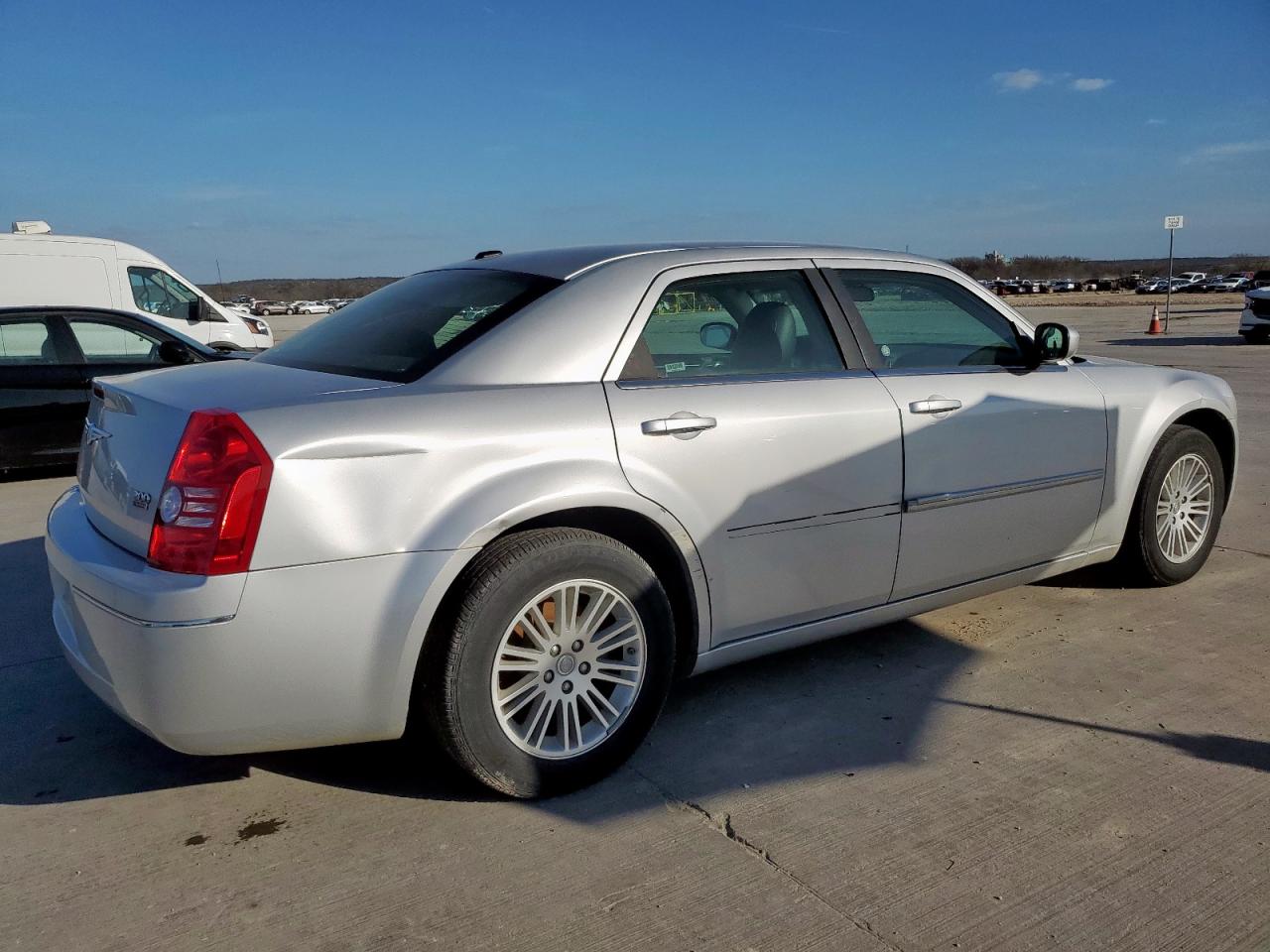 2009 Chrysler 300 - Image 3
