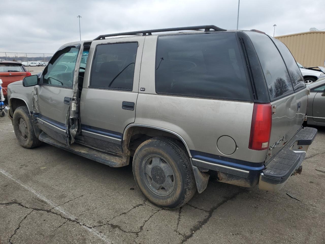 1998 GMC Yukon - Image 2