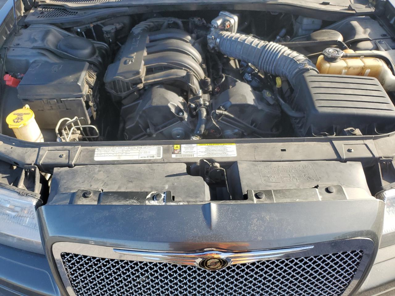 2009 Chrysler 300 - Image 13