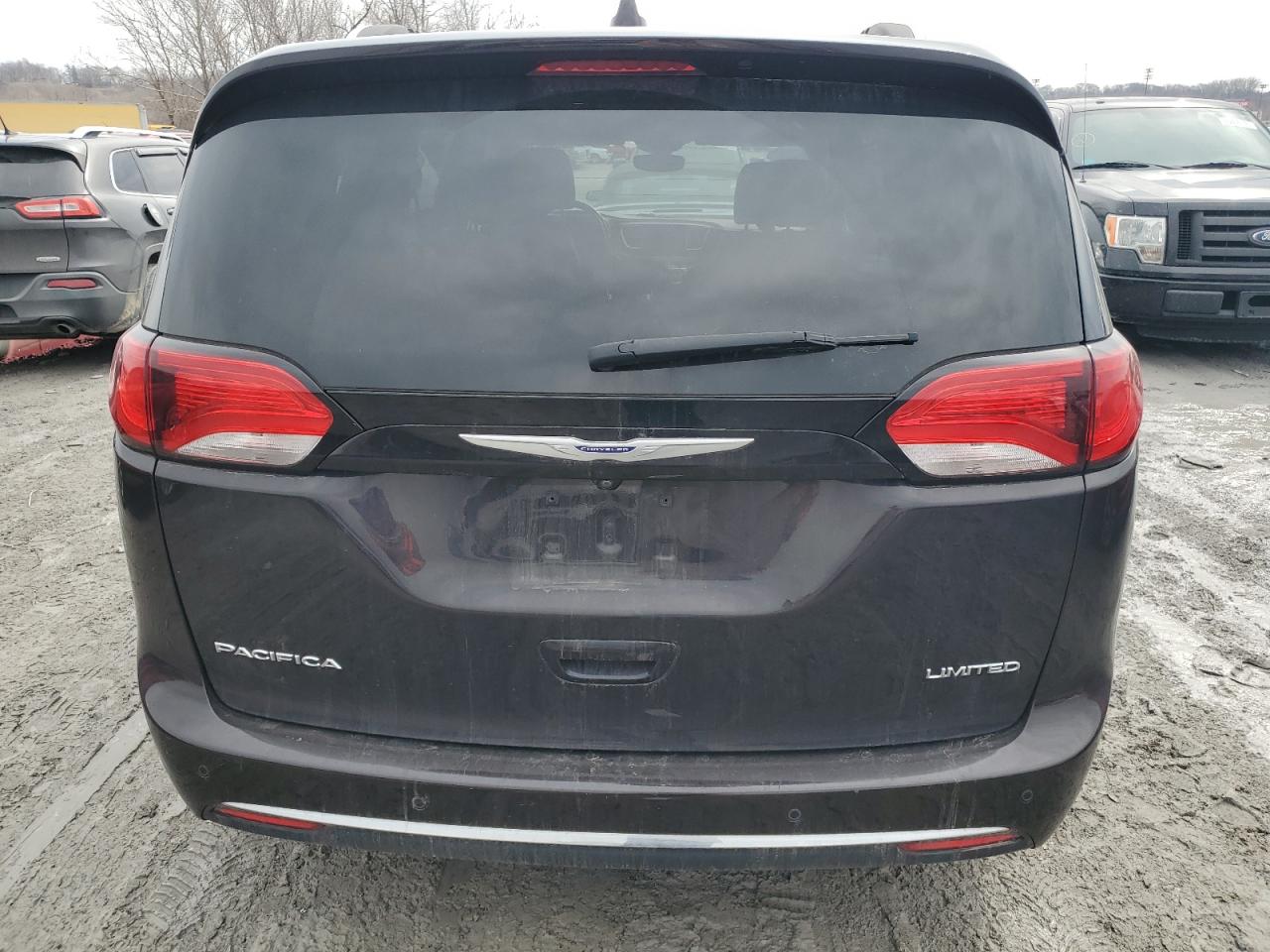 2019 Chrysler Pacifica - Image 6